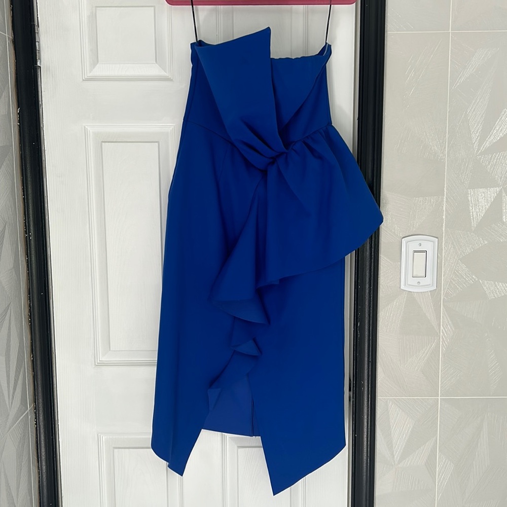 Royal blue elliatt cocktail dress in size large
